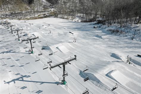 Boston mills and brandywine - Dec 15, 2022 · Alpine Valley, Boston Mills and Brandywine were initially scheduled to open this Friday, Dec. 16. But the opening day for both resorts has been delayed due to weather, a spokesperson told FOX 8. 
